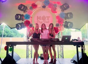 Carly & 2 of her support crew at Hot Day Out